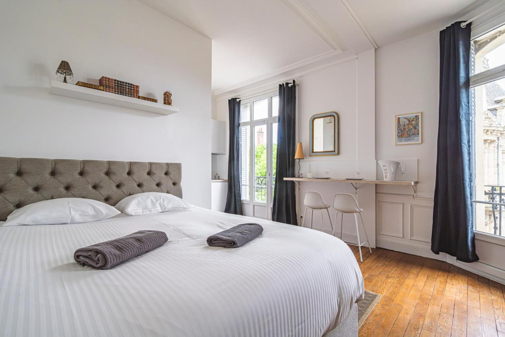 Apartment Aux Clefs Des Sacres - Aristide Briand Reims