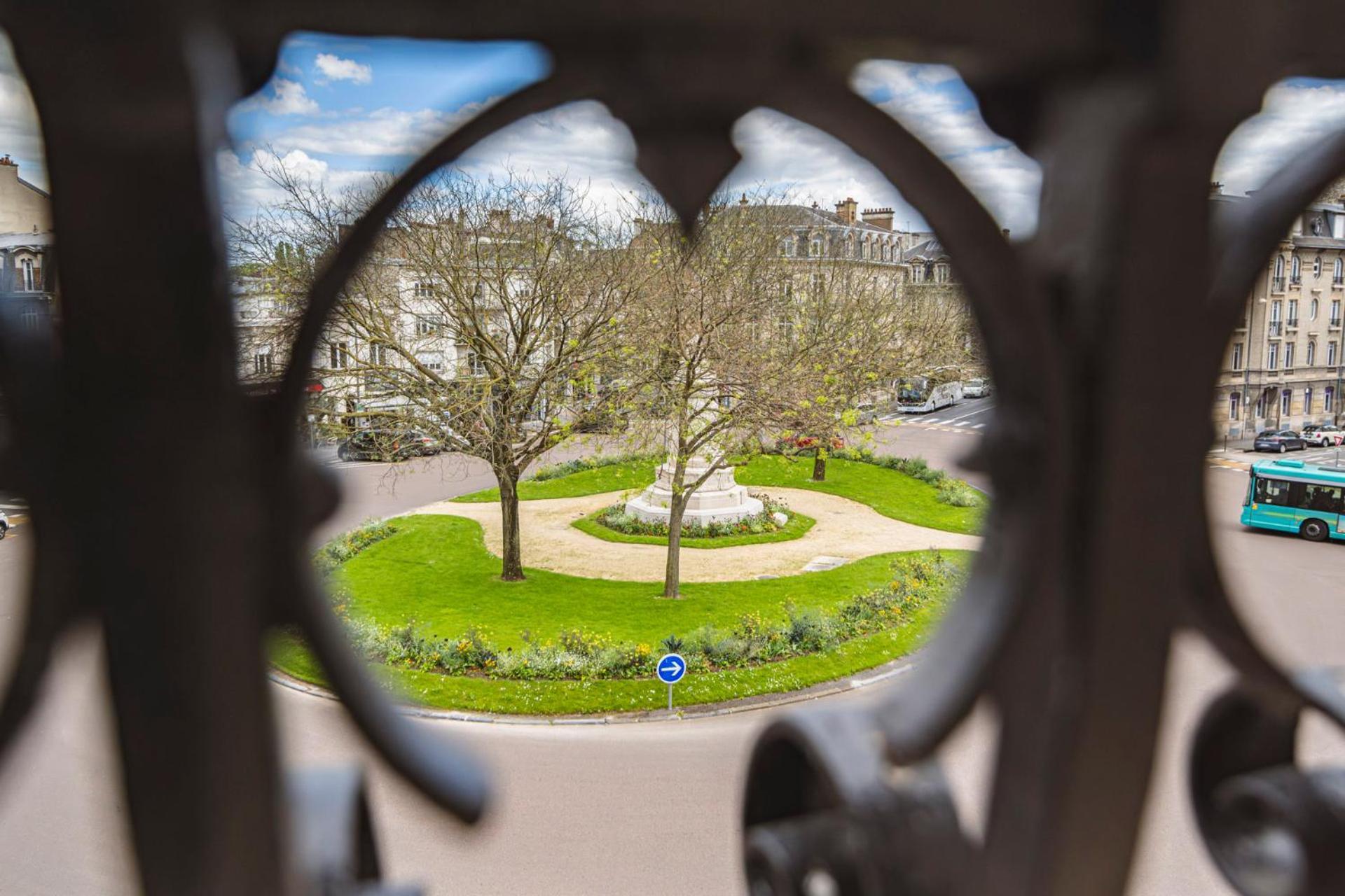 Aux Clefs Des Sacres - Aristide Briand Apartment