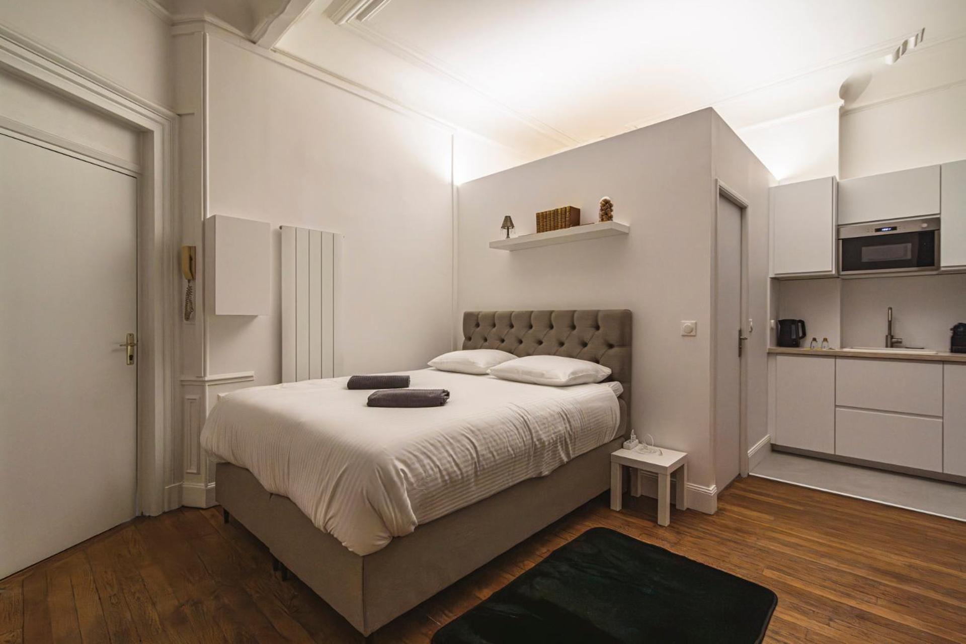 Apartment Aux Clefs Des Sacres - Aristide Briand *
