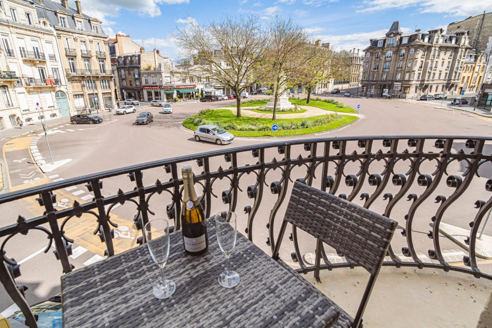 Aux Clefs Des Sacres - Aristide Briand Apartment